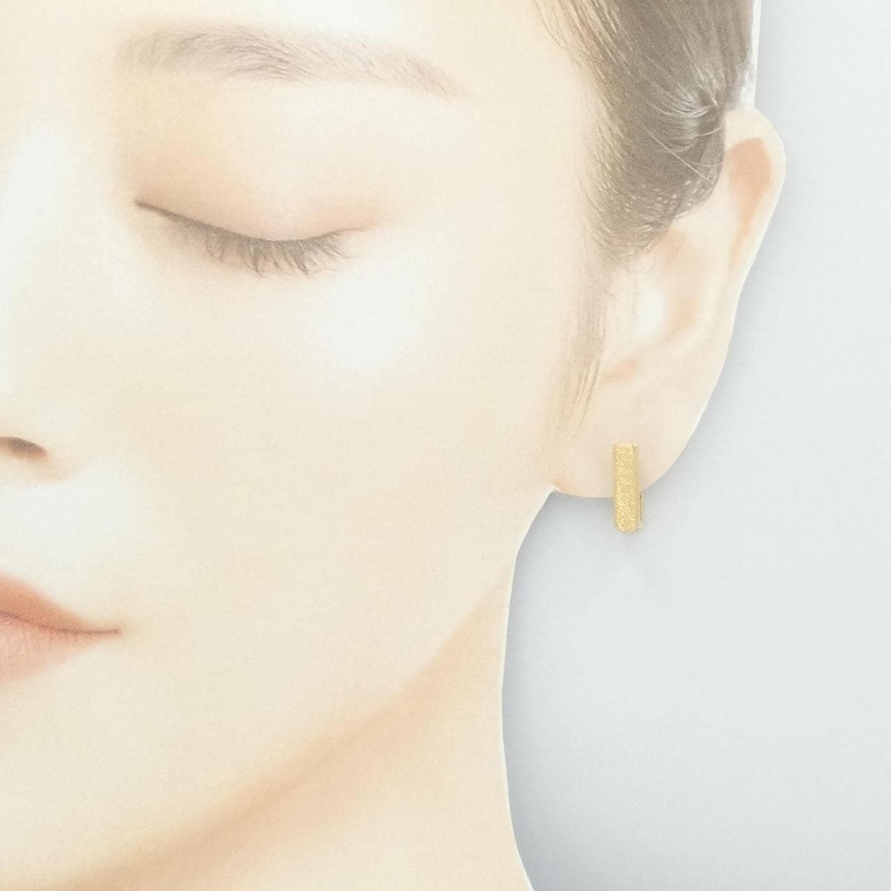 750YG earrings