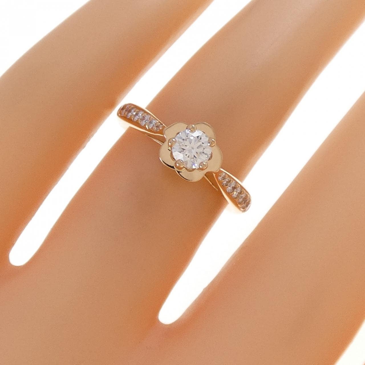 シャネル カメリア リング 0.26CT D VVS2 3EXT