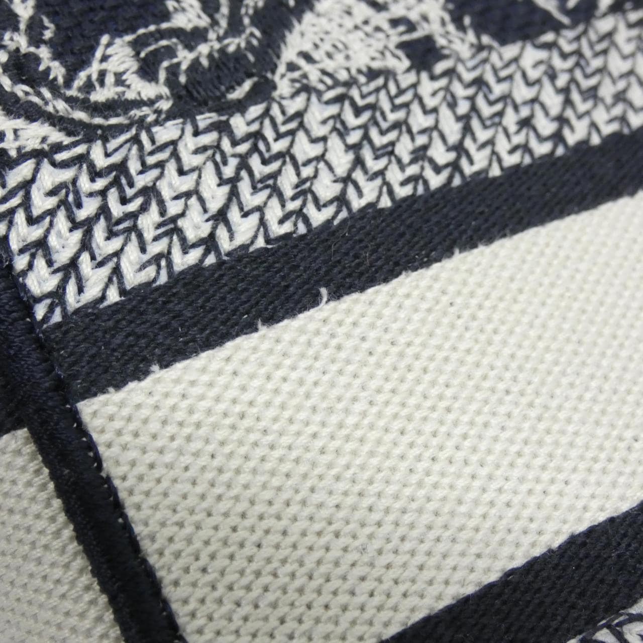 クリスチャンディオール TOILE DE JOUY REVERSE レディ ディーライト ミディアム M0565ORGO バッグ