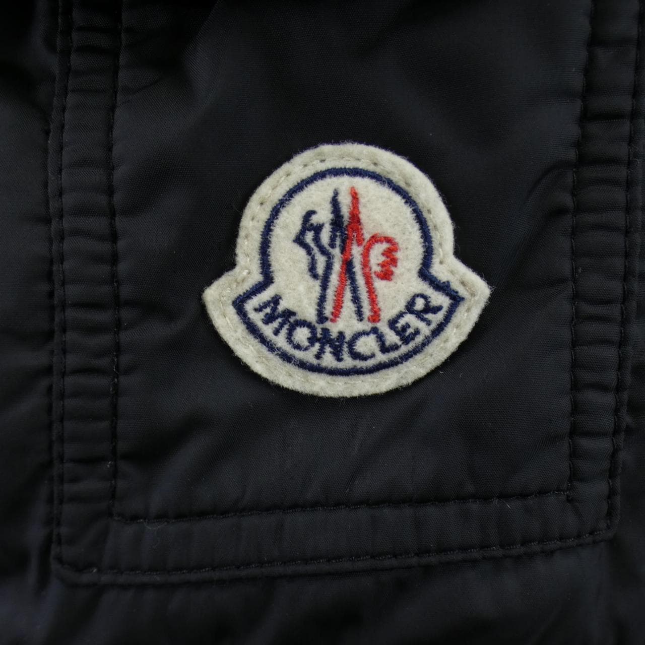 モンクレール MONCLER ダウンジャケット