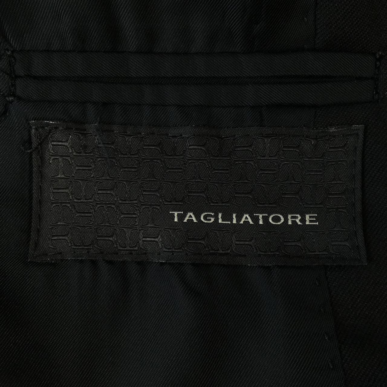 タリアトーレ TAGLIATORE スリーピース