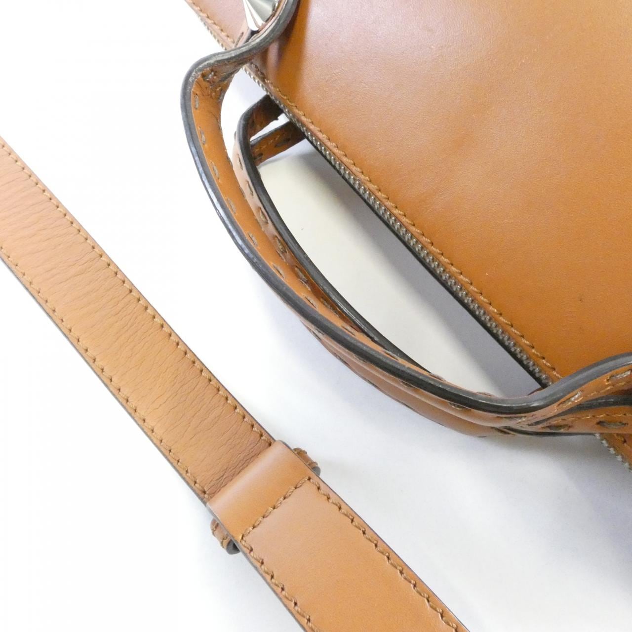 フェンディ バイ ザ ウェイ ミディアム 8BL146 AC9L バッグ