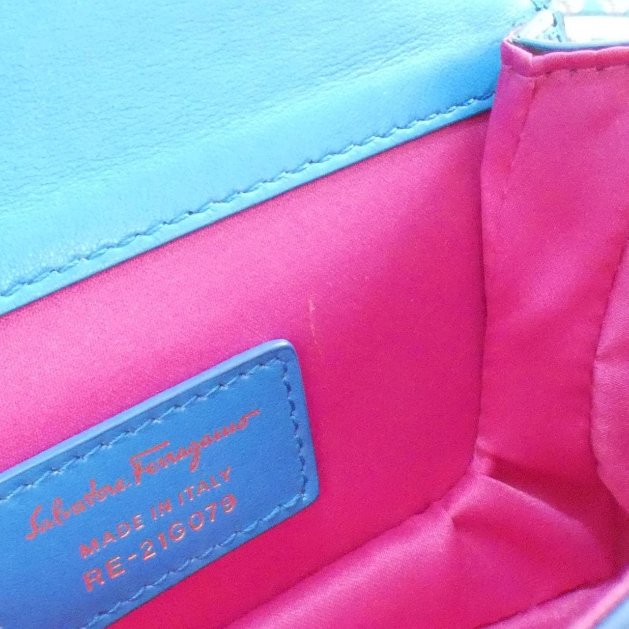 サルヴァトーレフェラガモ 21 G079 ショルダーバッグ