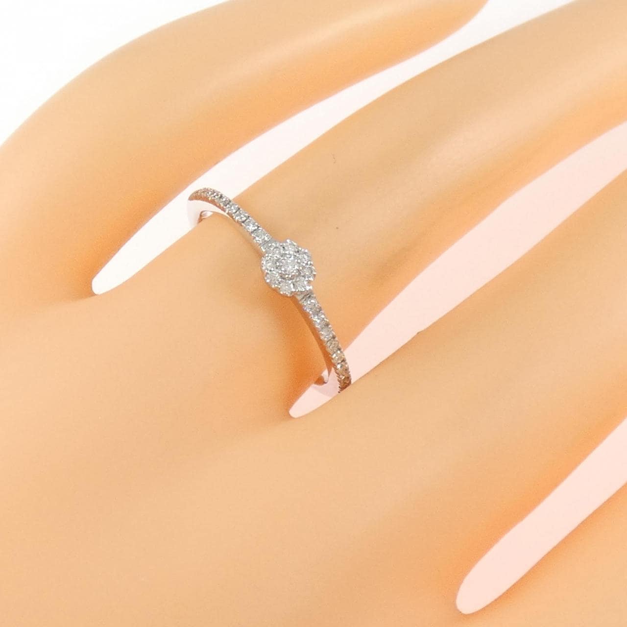K18WG フラワー ダイヤモンド リング 0.14CT