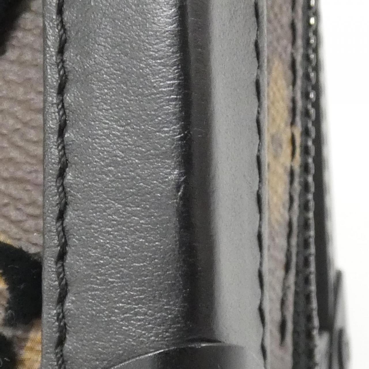 ルイヴィトン モノグラム タフタージュ ヴァーティカル ソフトトランク M45044 ショルダーバッグ
