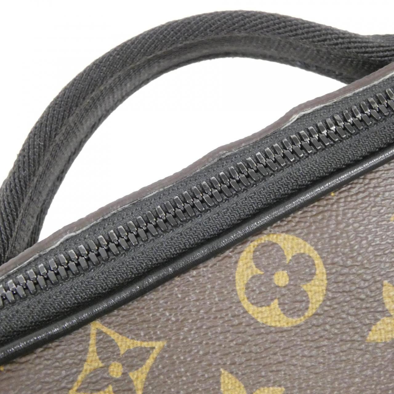 ルイヴィトン モノグラム マカサー クエスト メッセンジャー M46973 ショルダーバッグ