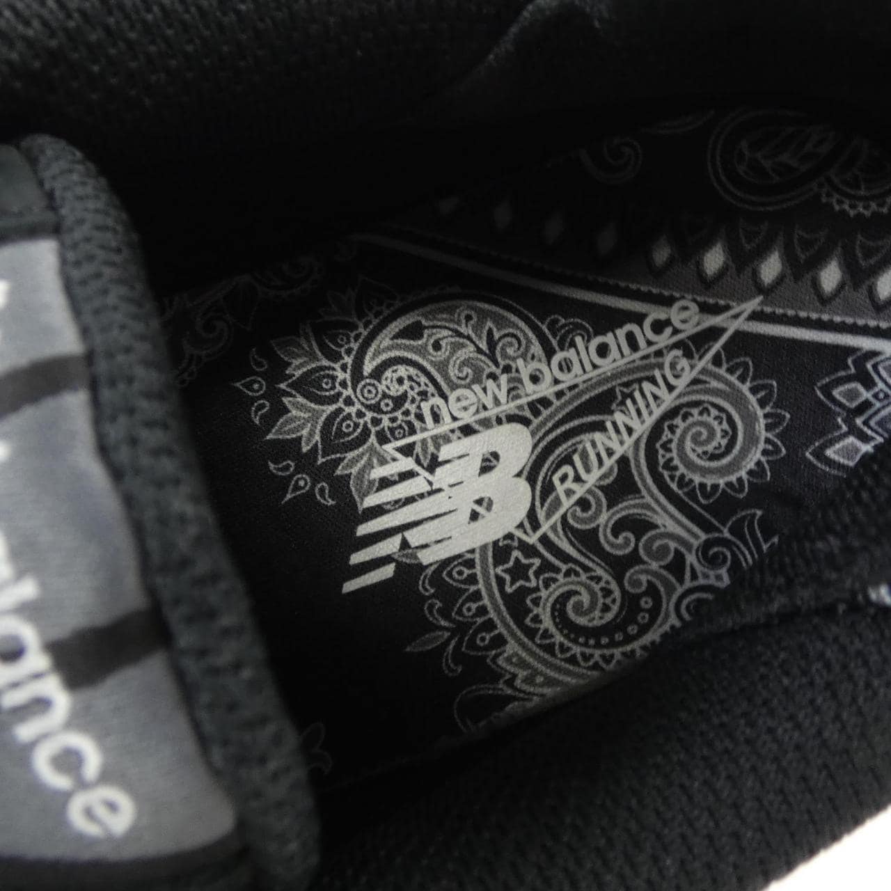 New Balance M1000AP sneakers