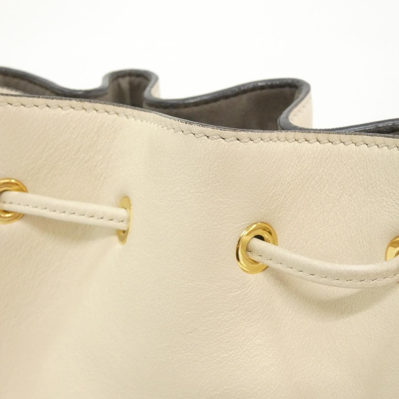 フェンディ モン トレゾール 8BT298 A5DY ショルダーバッグ