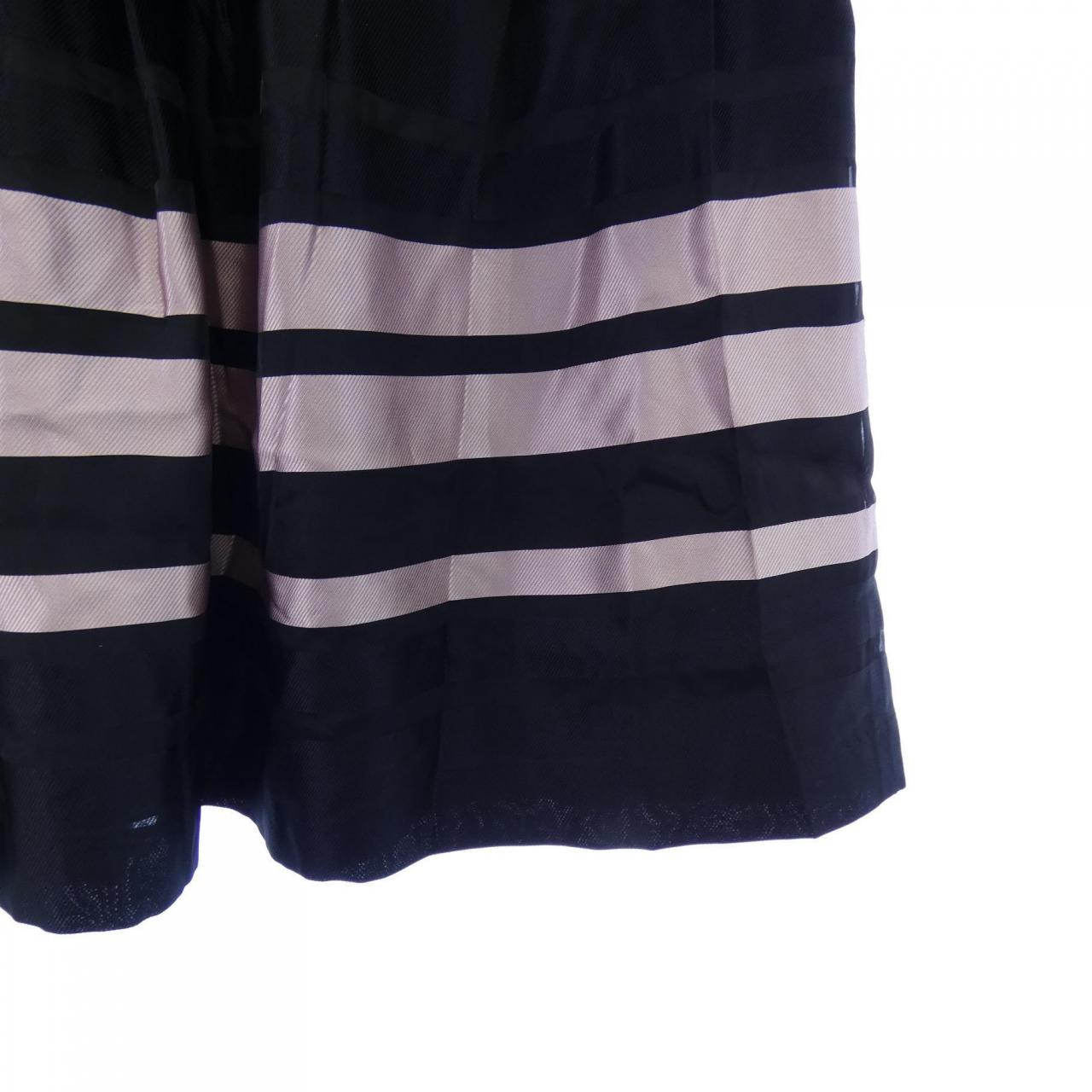 トゥービーシック TO BE CHIC スカート