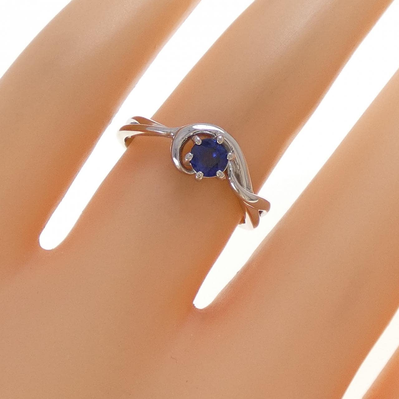 PT900 Sapphire Ring