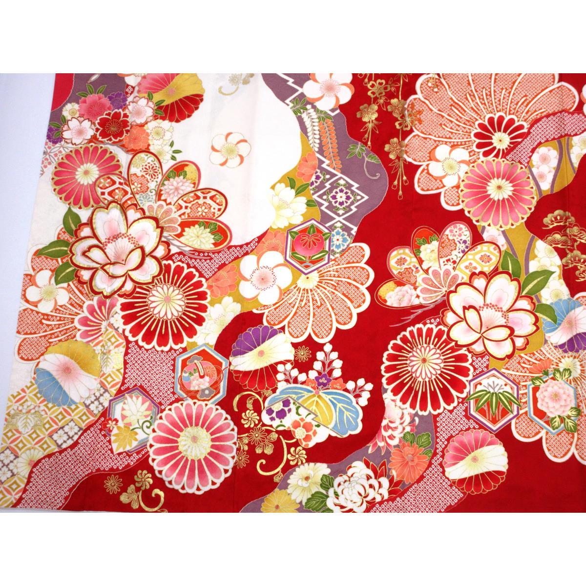 振袖　友禅金彩加工　刺繍入り