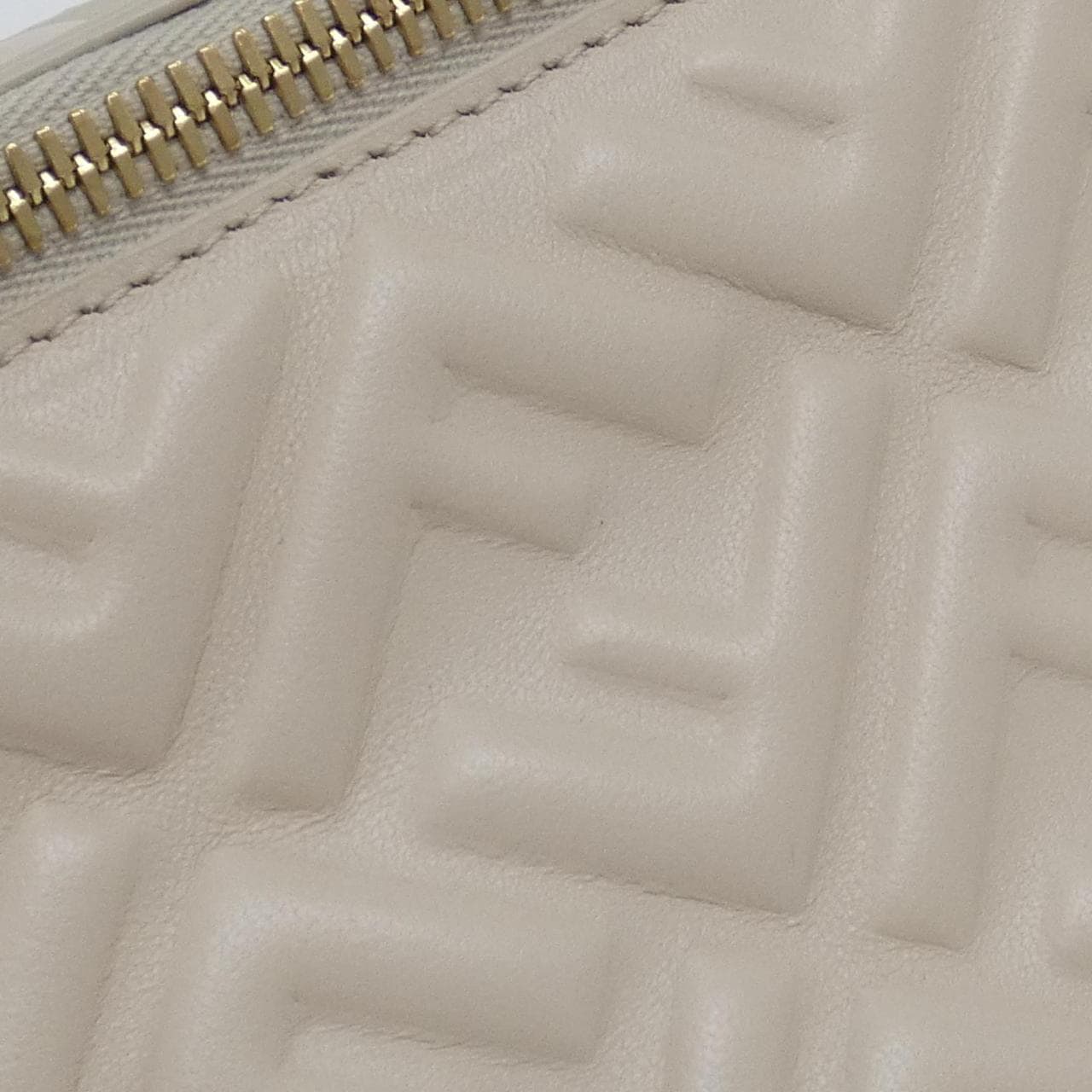 フェンディ 8BS108 AAJD ショルダーバッグ