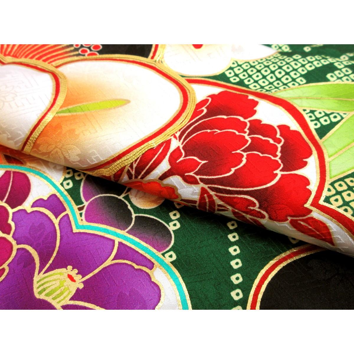 振袖　友禅金彩加工　刺繍入り