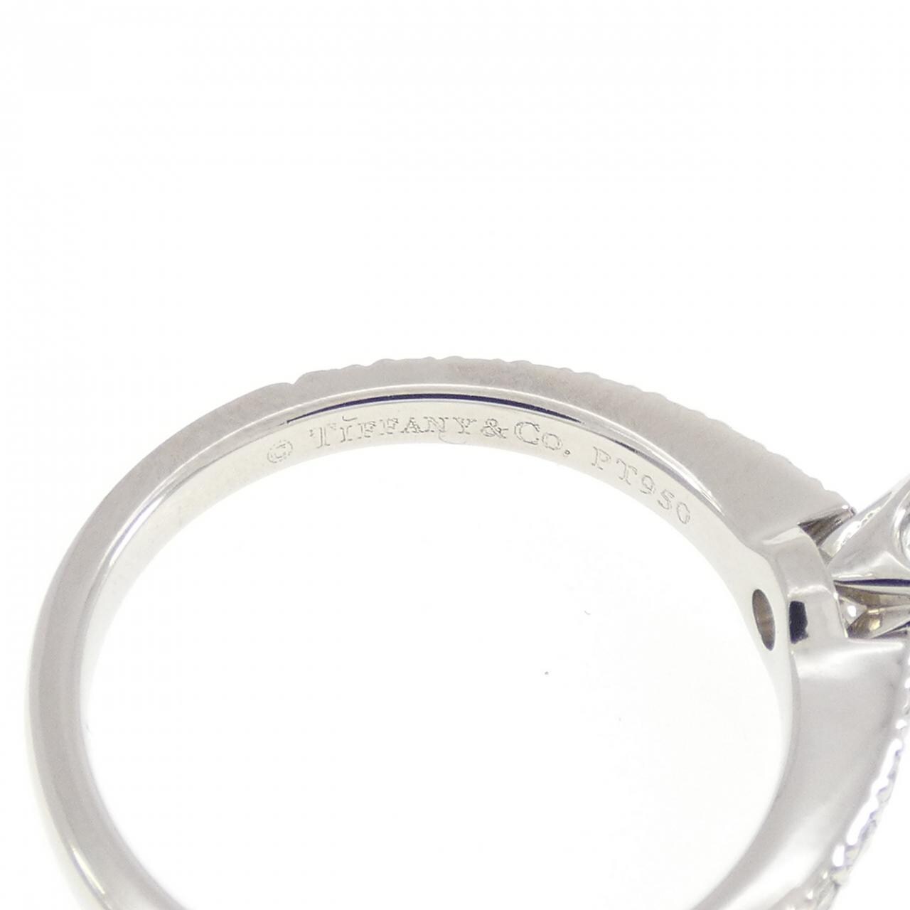 ティファニー ノヴォ リング 0.37CT F VVS2