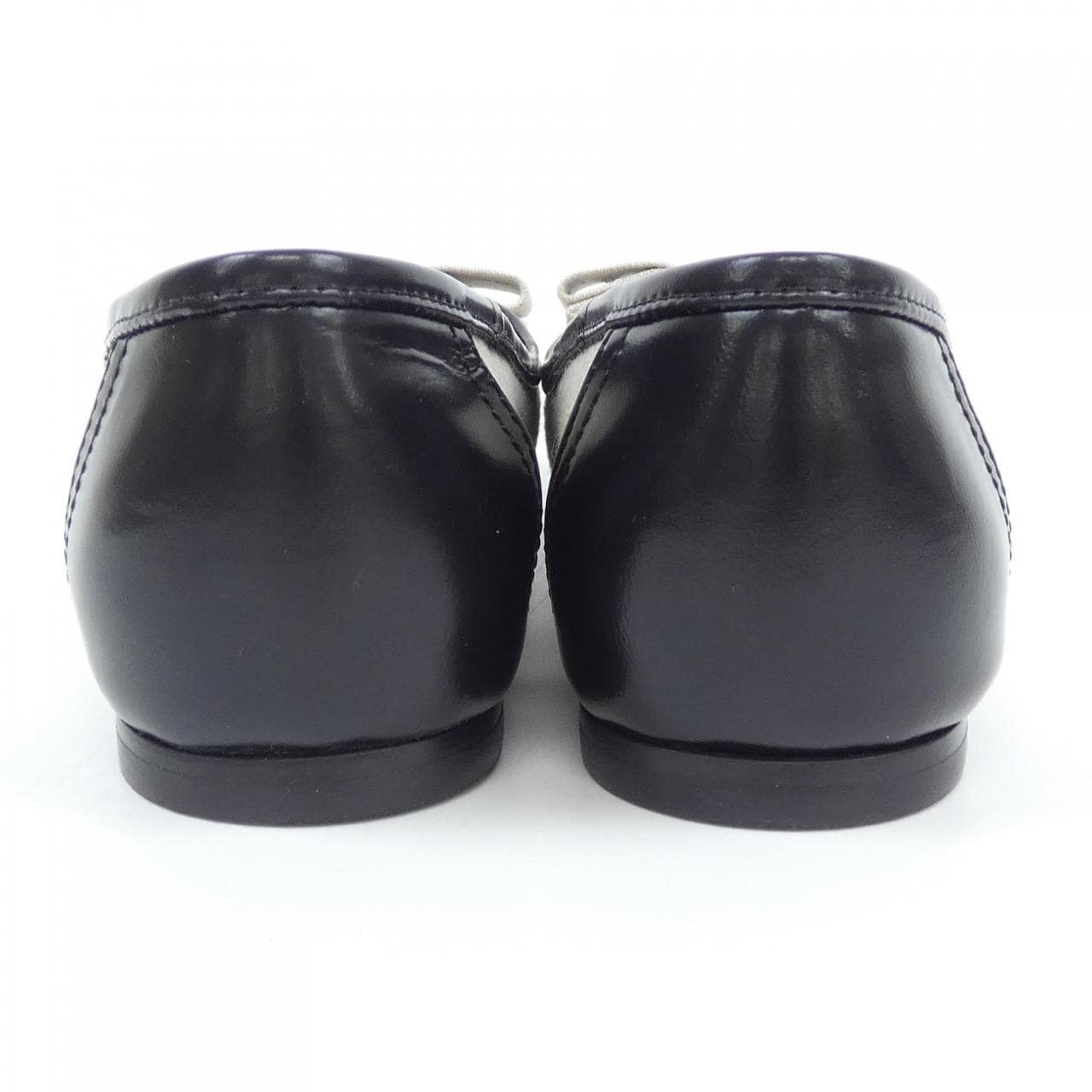 サルヴァトーレフェラガモ SALVATORE FERRAGAMO フラットシューズ