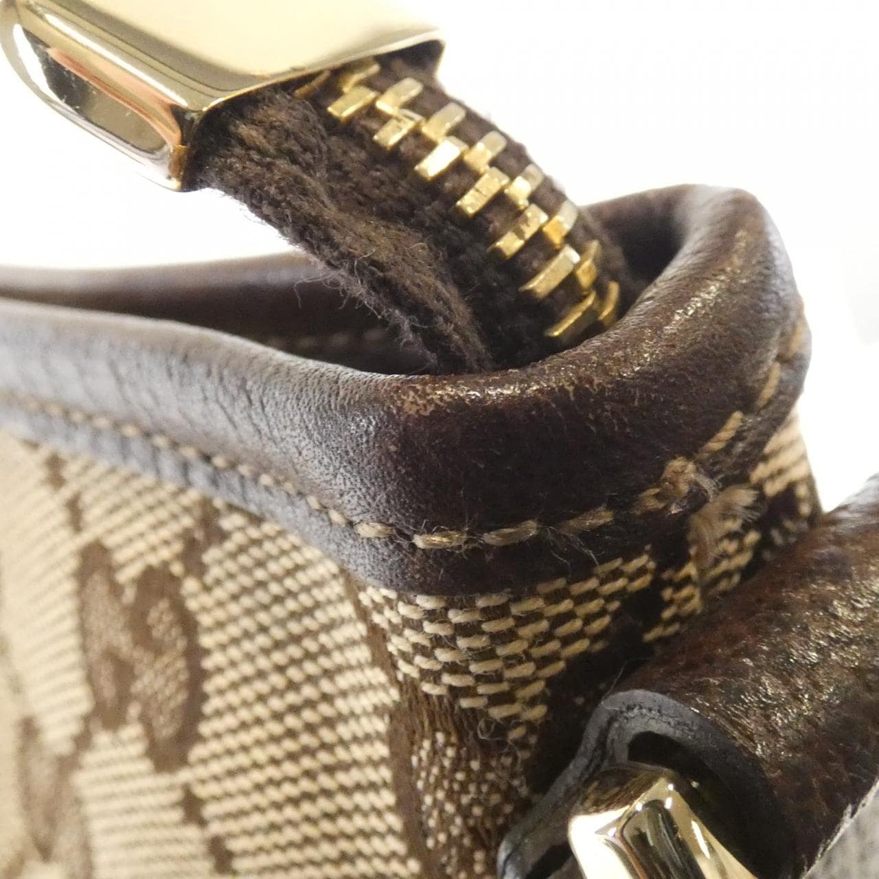 グッチ 131326 F4FSG ショルダーバッグ