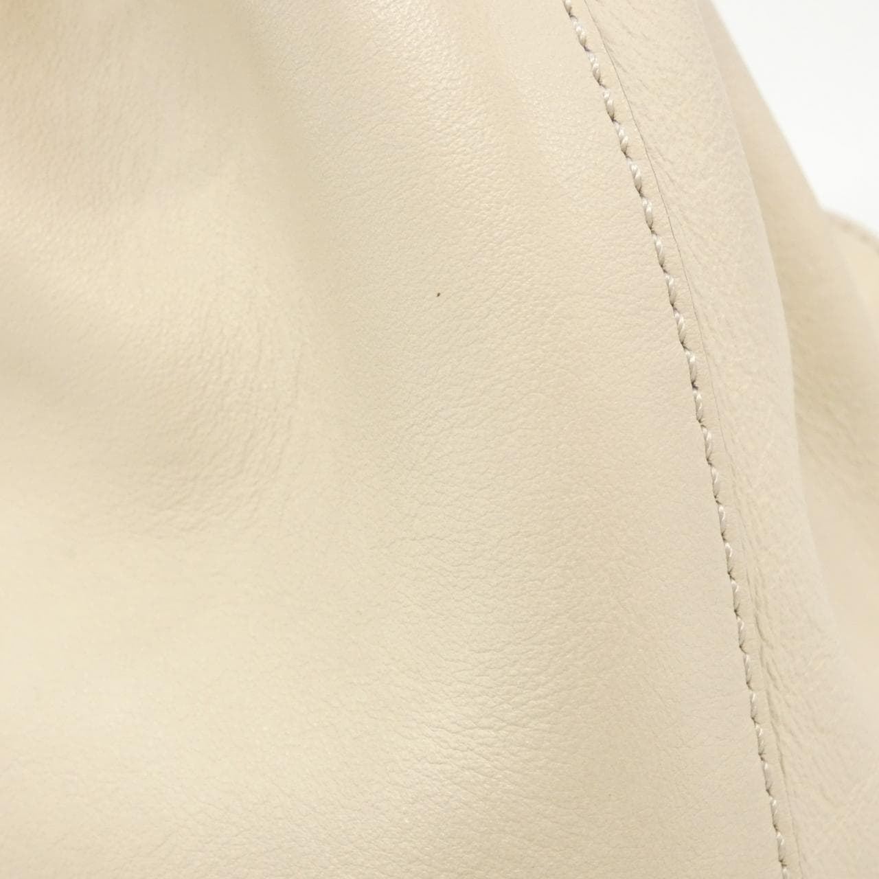 フェンディ モン トレゾール 8BT298 A5DY ショルダーバッグ