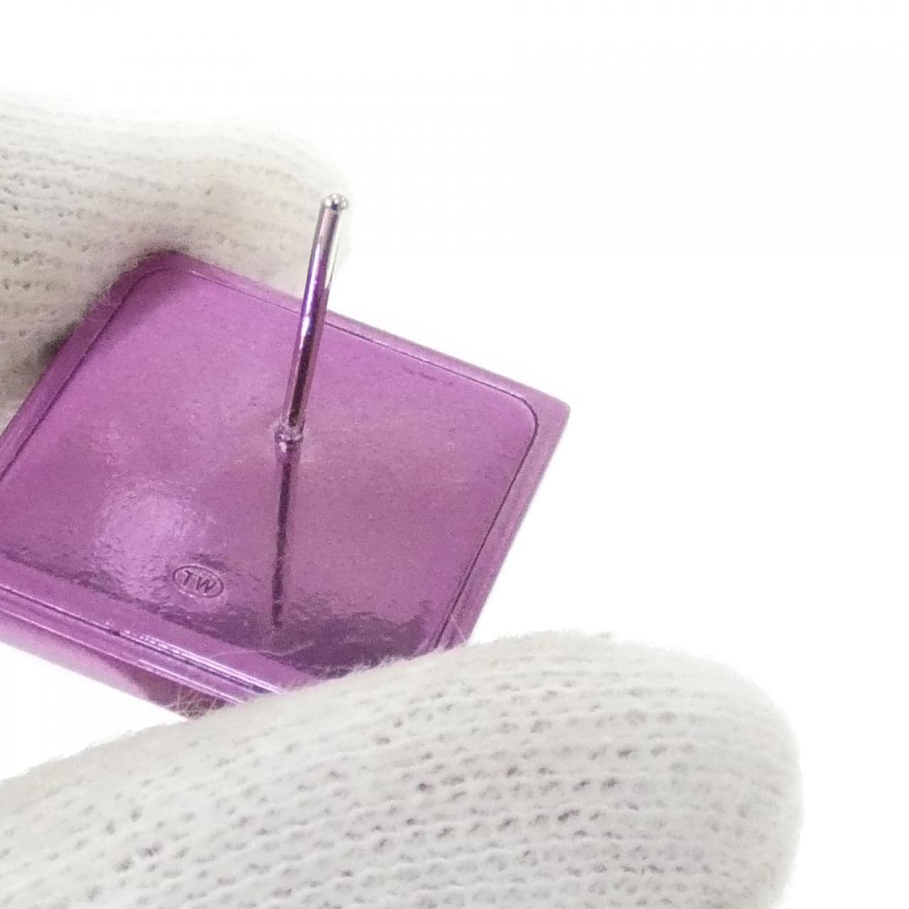 ヴァレンティノガラヴァーニ ピアス