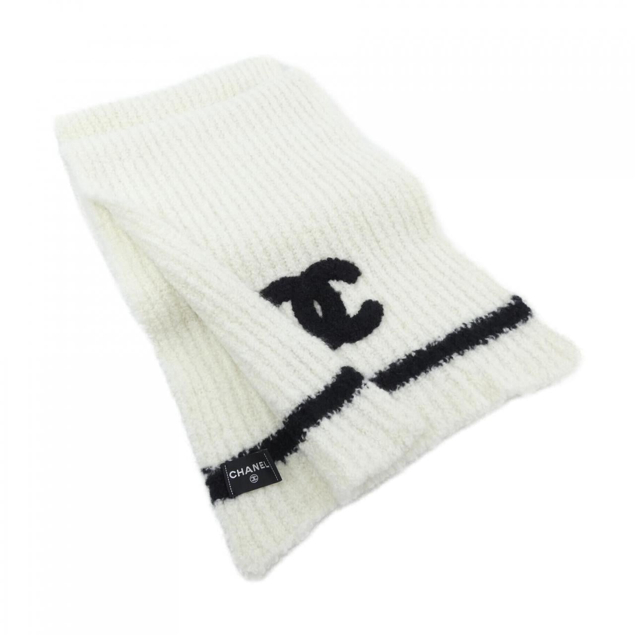 CHANEL MUFFLER