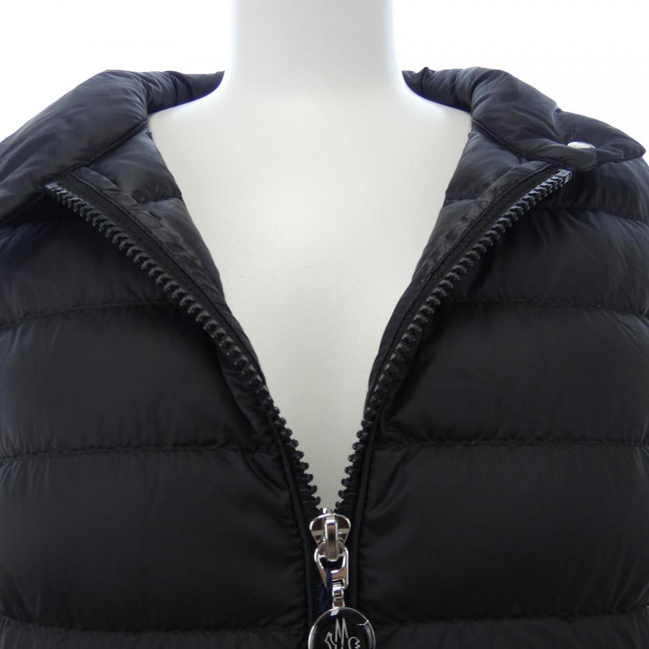 モンクレール MONCLER ダウンジャケット