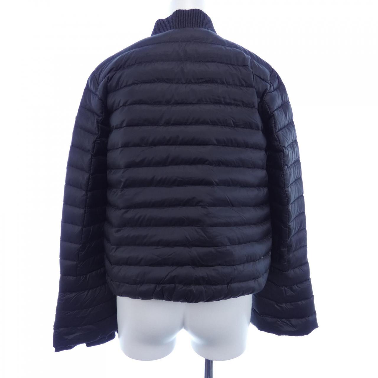 モンクレール MONCLER ダウンジャケット