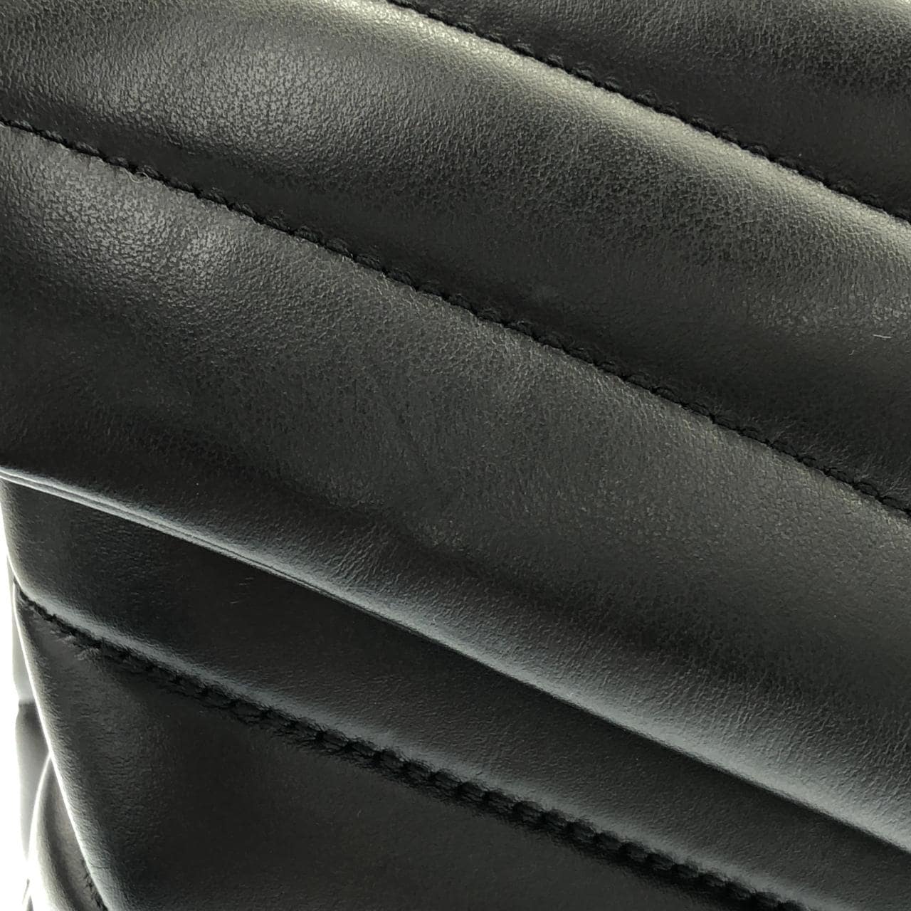 サンローラン ルールー ミディアム 574946 DV726 ショルダーバッグ