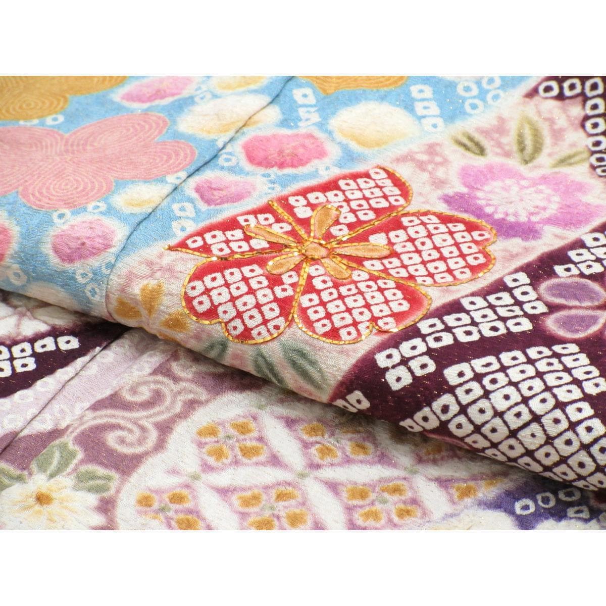 振袖　金通しボカシ染　友禅加工刺繍入り　絞り加工