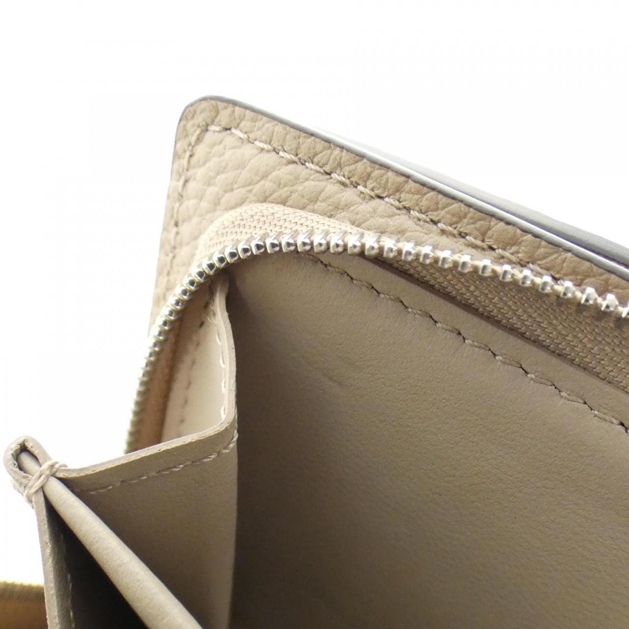 LOUIS VUITTON Mahina Portefeuille Claire M80817 钱包