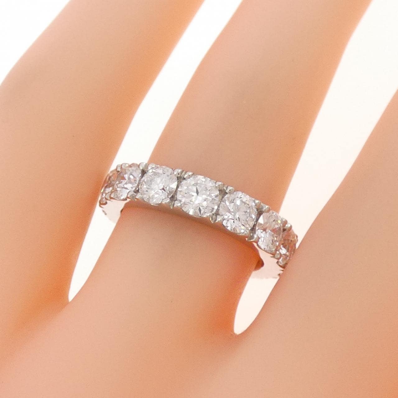 PT900 フルエタニティ ダイヤモンド リング 3.136CT