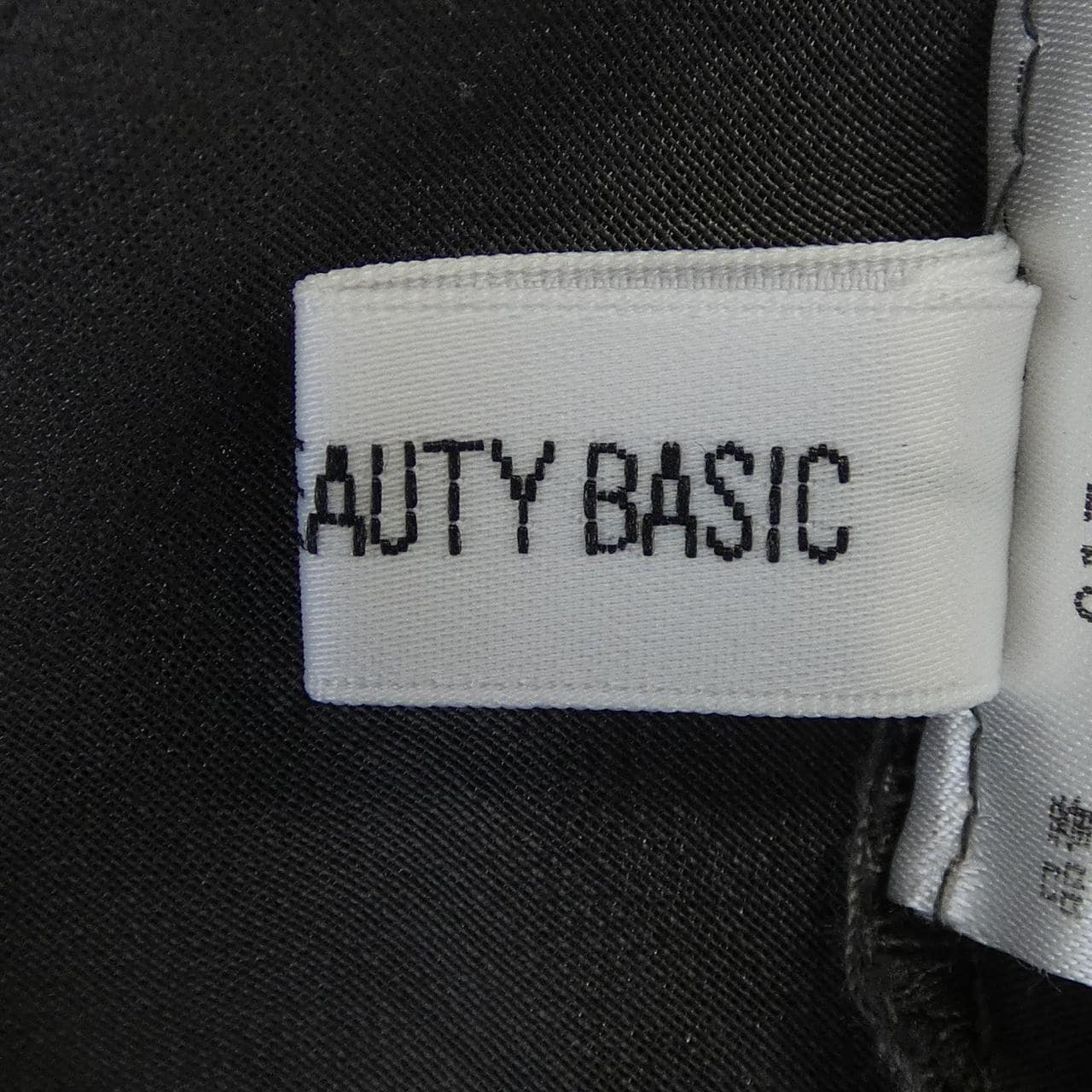 ナチュラルビューティーベーシック NATURAL BEAUTY BASIC トップス