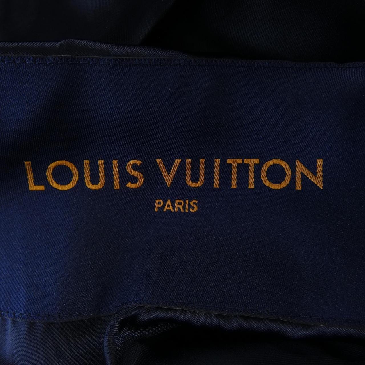 ルイヴィトン LOUIS VUITTON カーフスキンバーシティジャケット HRL12EBQV スタジャン