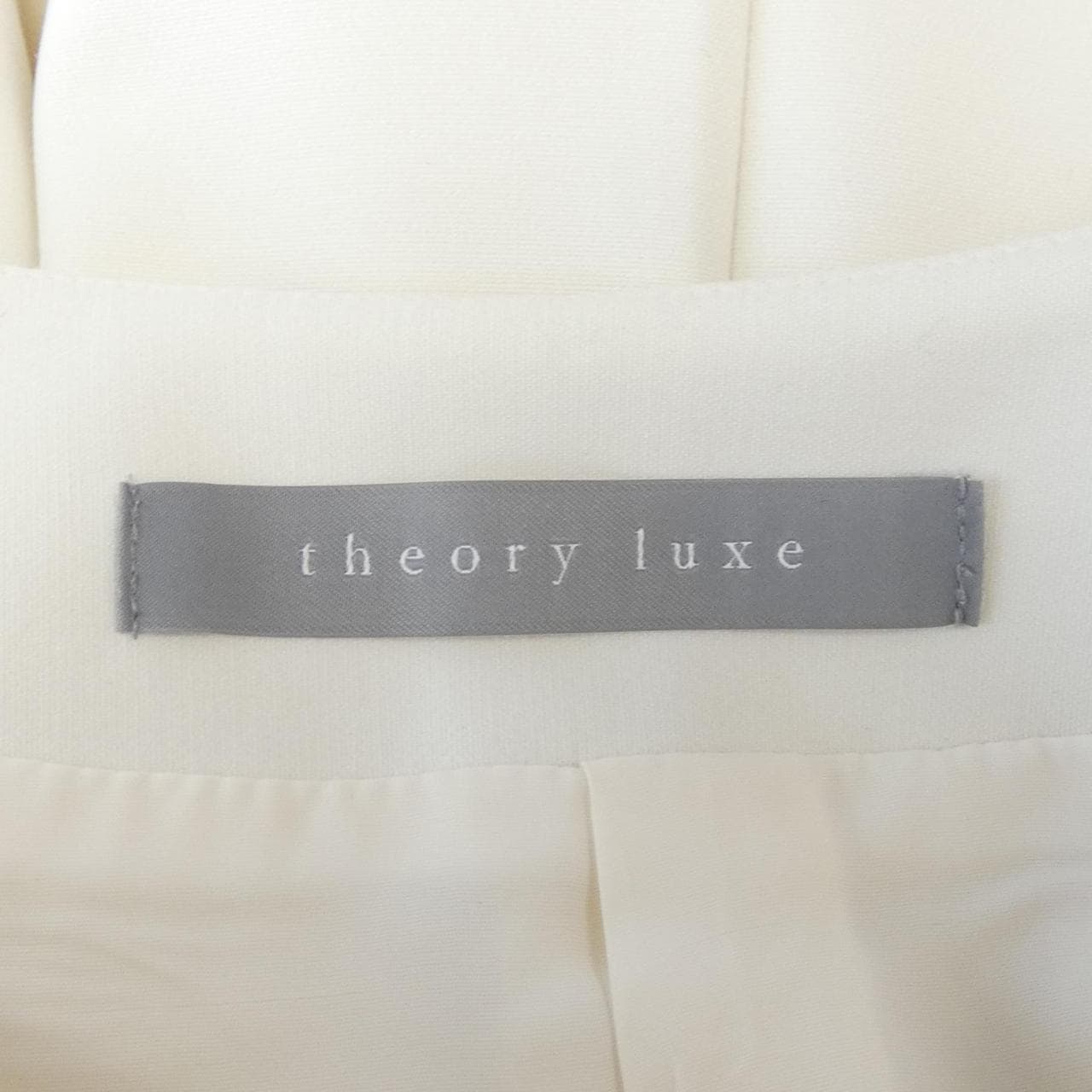 塞奥莉露Theory luxe夹克