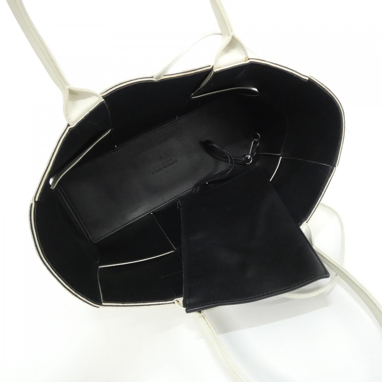 ボッテガヴェネタ 652867 VMAY3 バッグ