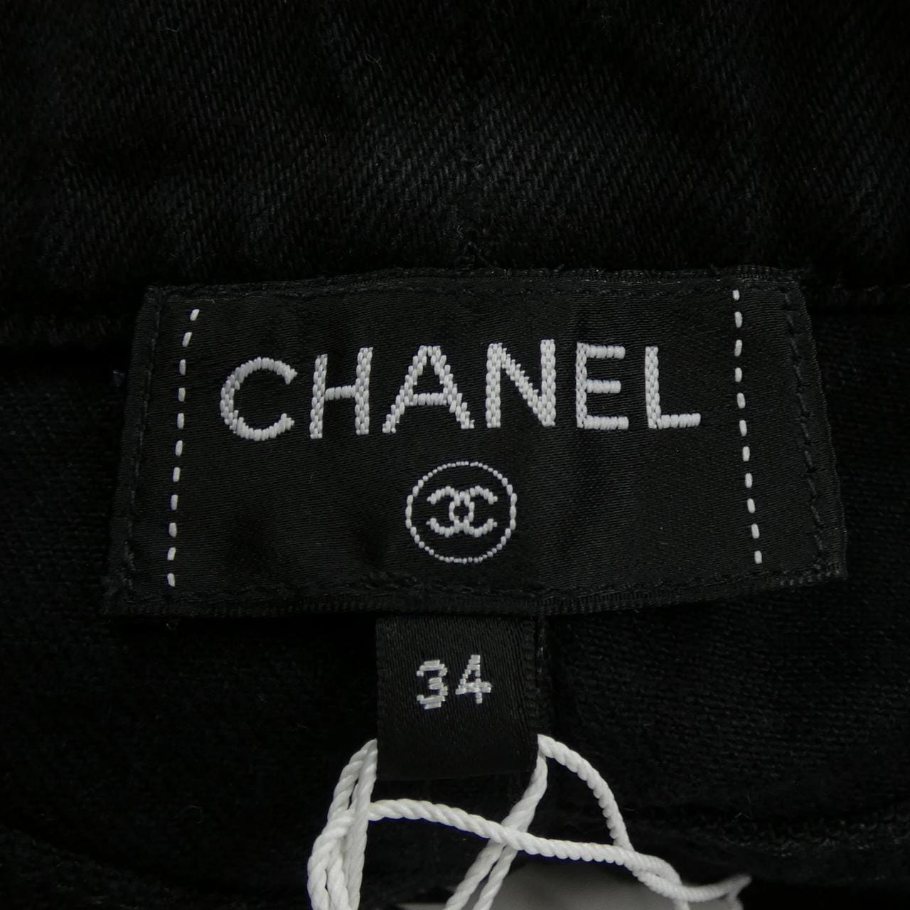 シャネル CHANEL バミューダパンツ　エンボスデニム P75953V67729 ショートパンツ