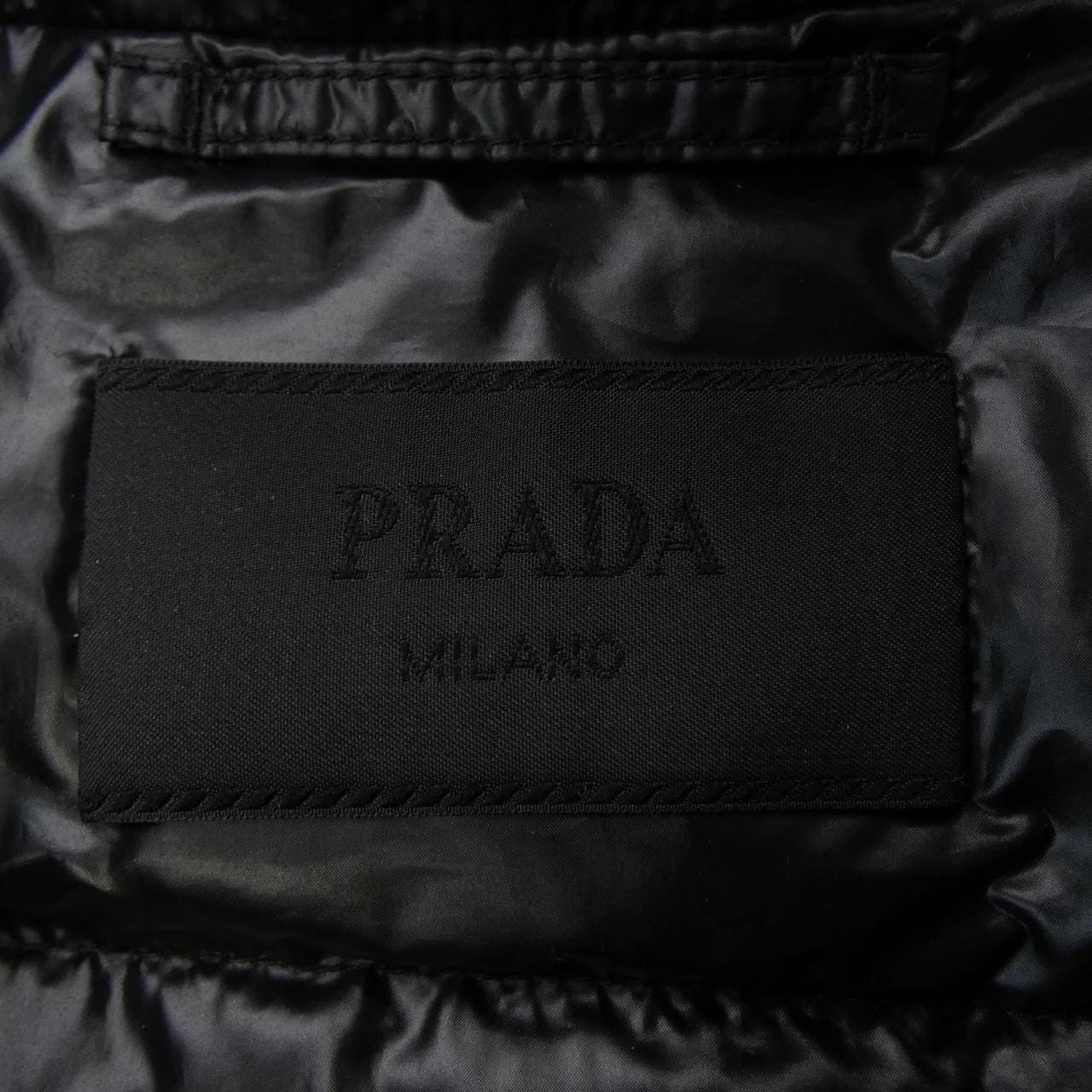 プラダ PRADA トライアングルロゴ SGH065 R212 11HU ダウンベスト