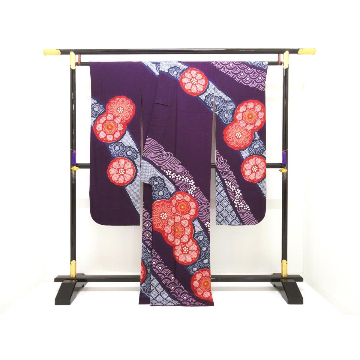 振袖　友禅金彩加工　絞り加工刺繍入