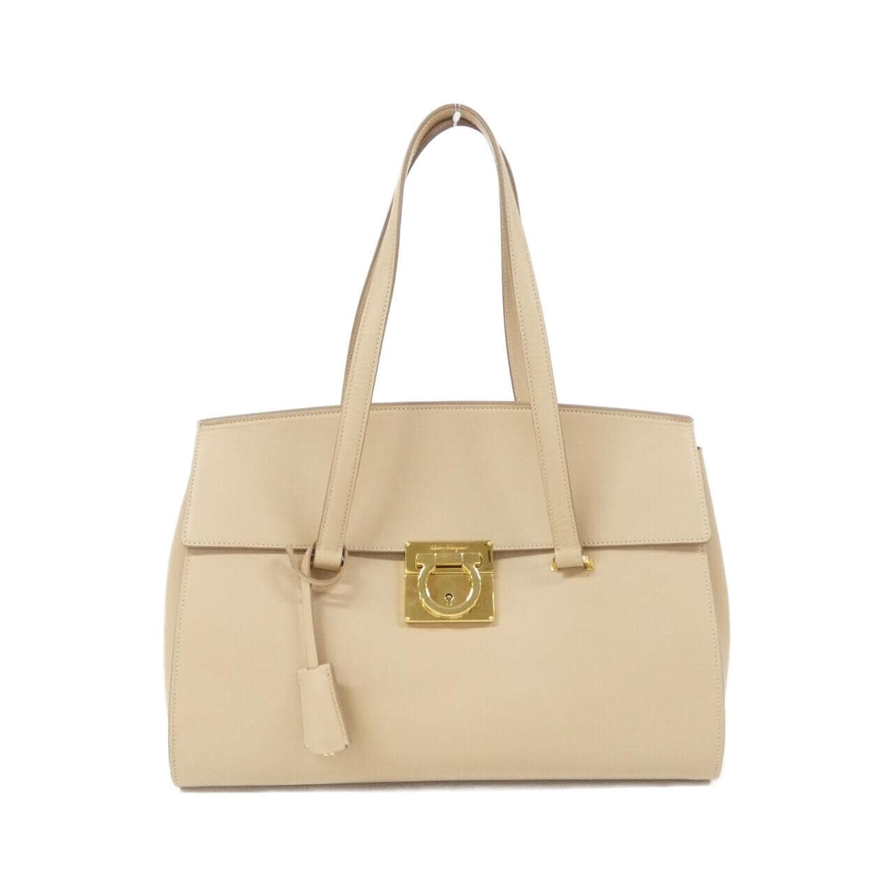 サルヴァトーレフェラガモ 21 F818 バッグ