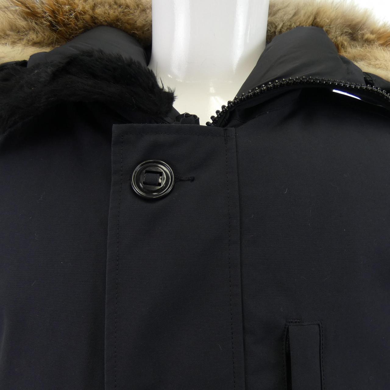 加拿大鵝CANADA GOOSE羽絨服