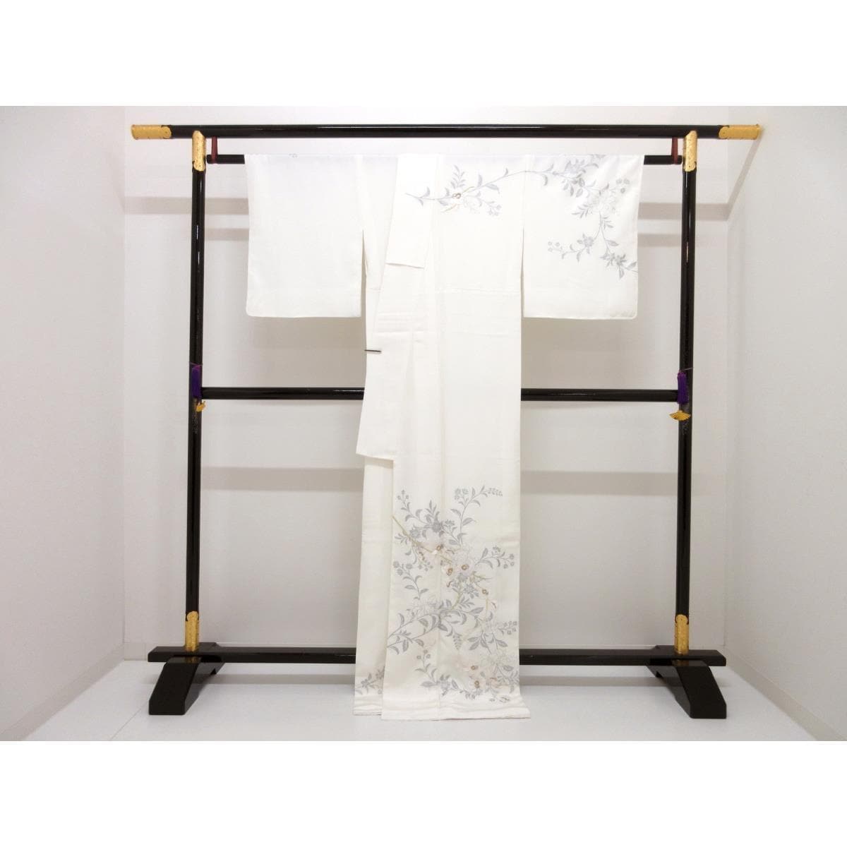 【未使用品】訪問着　銀彩加工刺繍入り