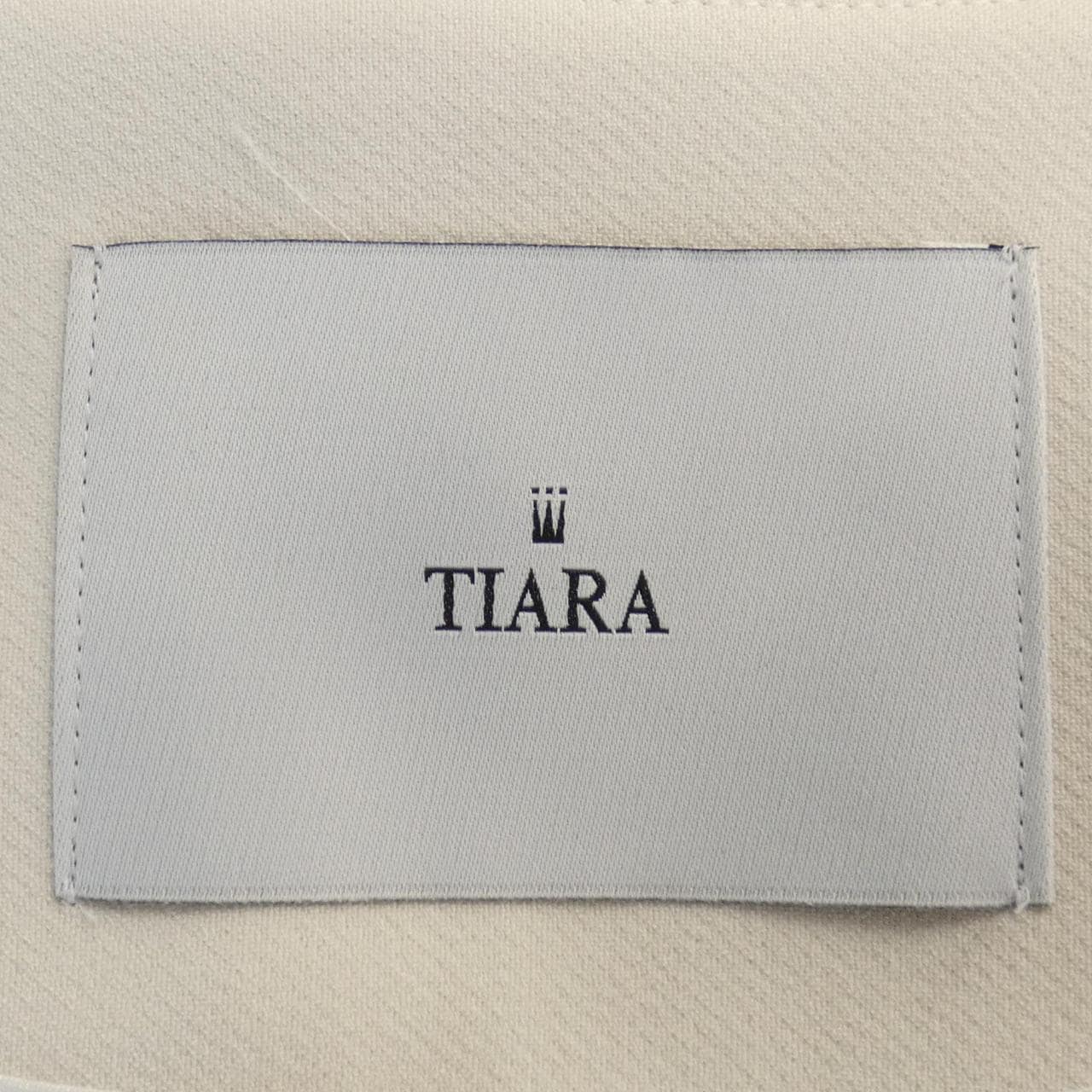 TIARA コート