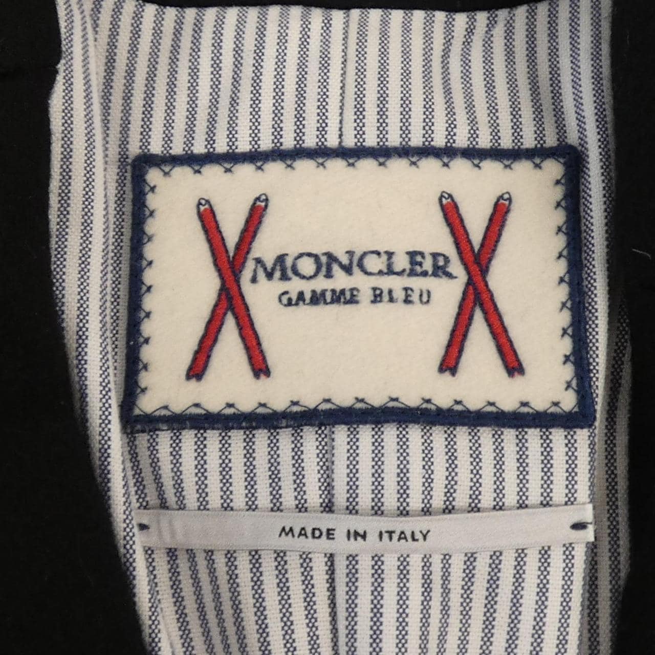 モンクレールガムブルー MONCLER GAMMEBLEU A23913009549 ダウンジャケット