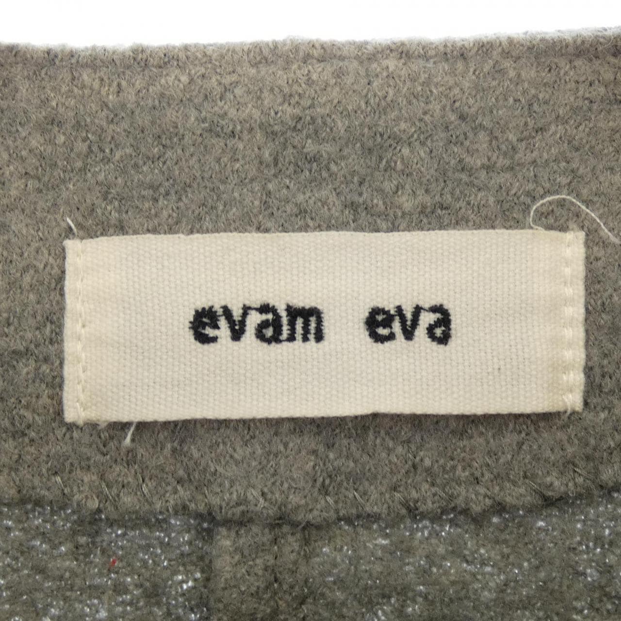 エヴァムエヴァ evam eva コート