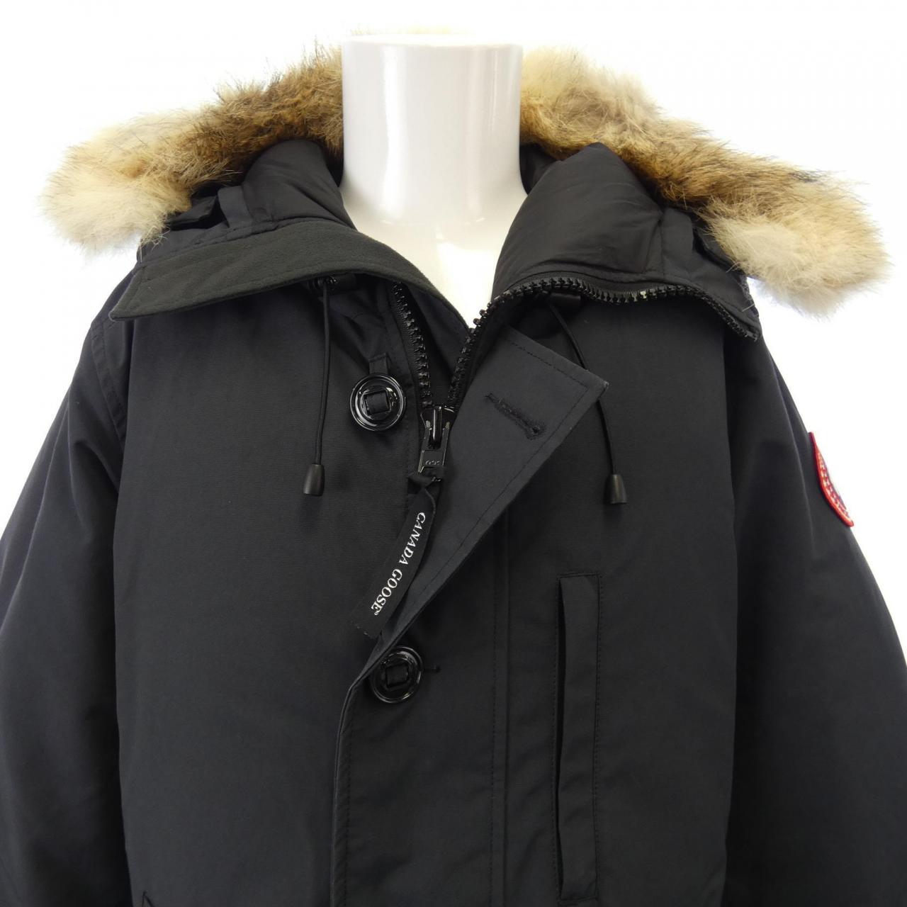 加拿大鹅CANADA GOOSE羽绒服