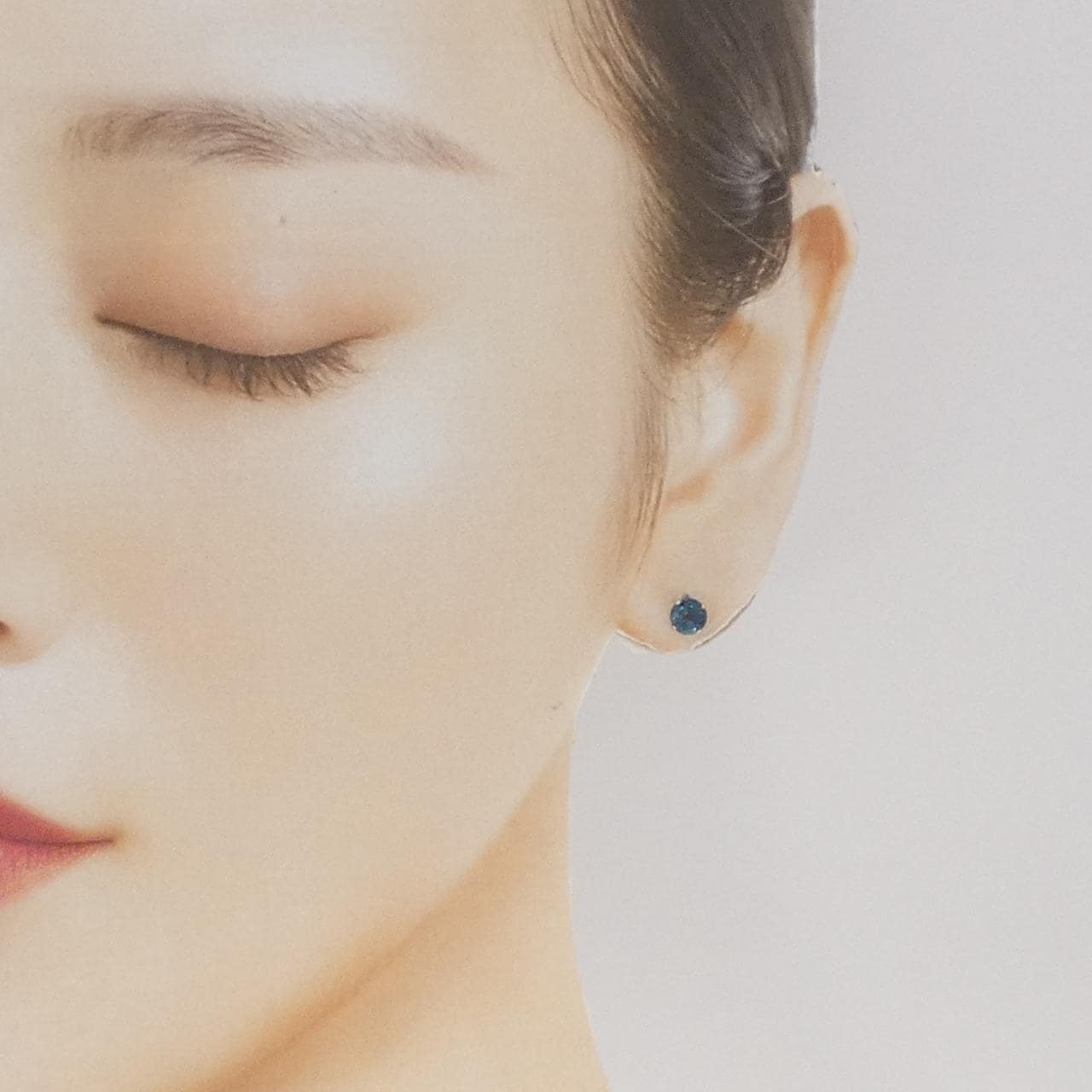 【新品】PT900 ブルートパーズ ピアス 1.00CT