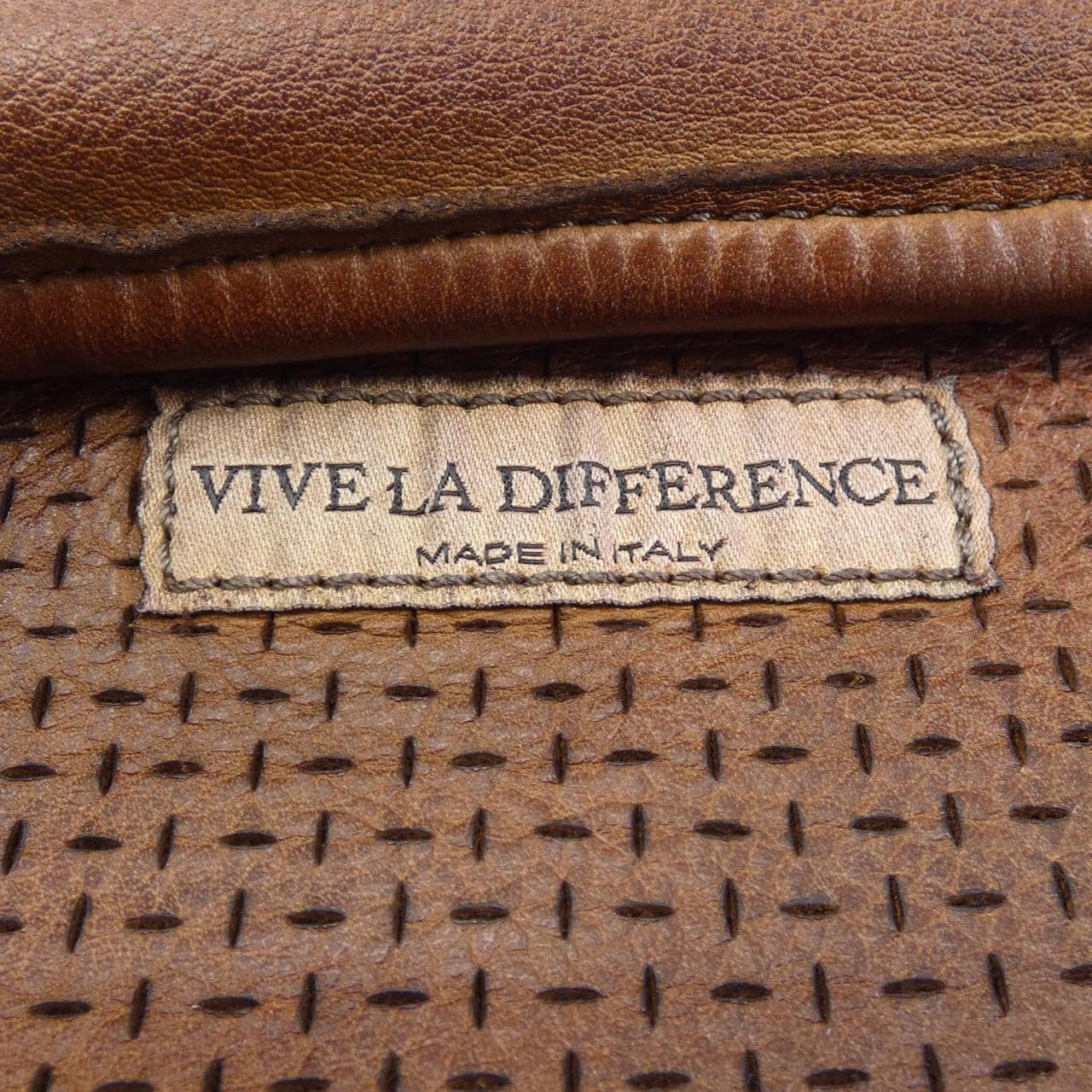 VIVA LA DEFFERENCE BAG