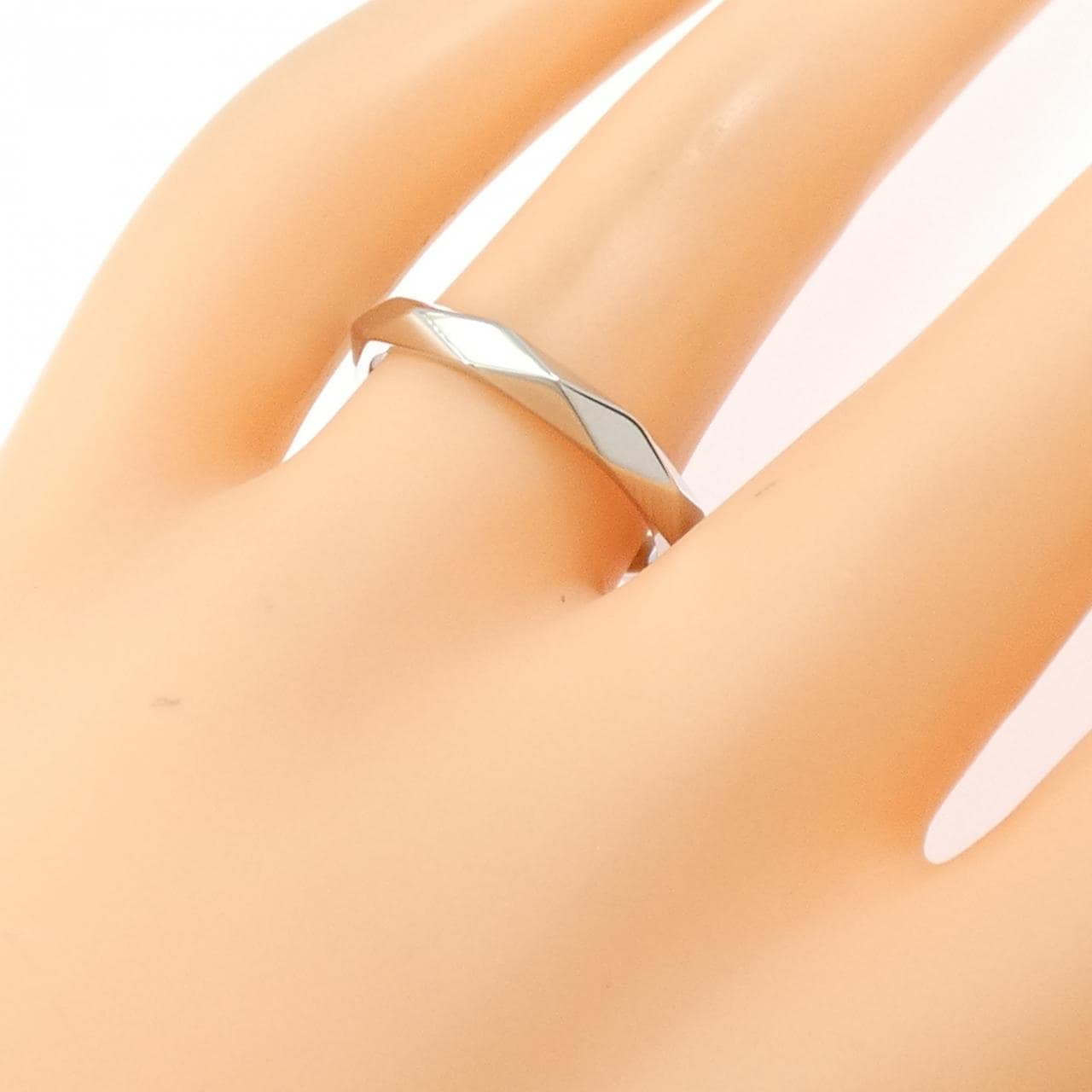 ブシュロン ファセット リング