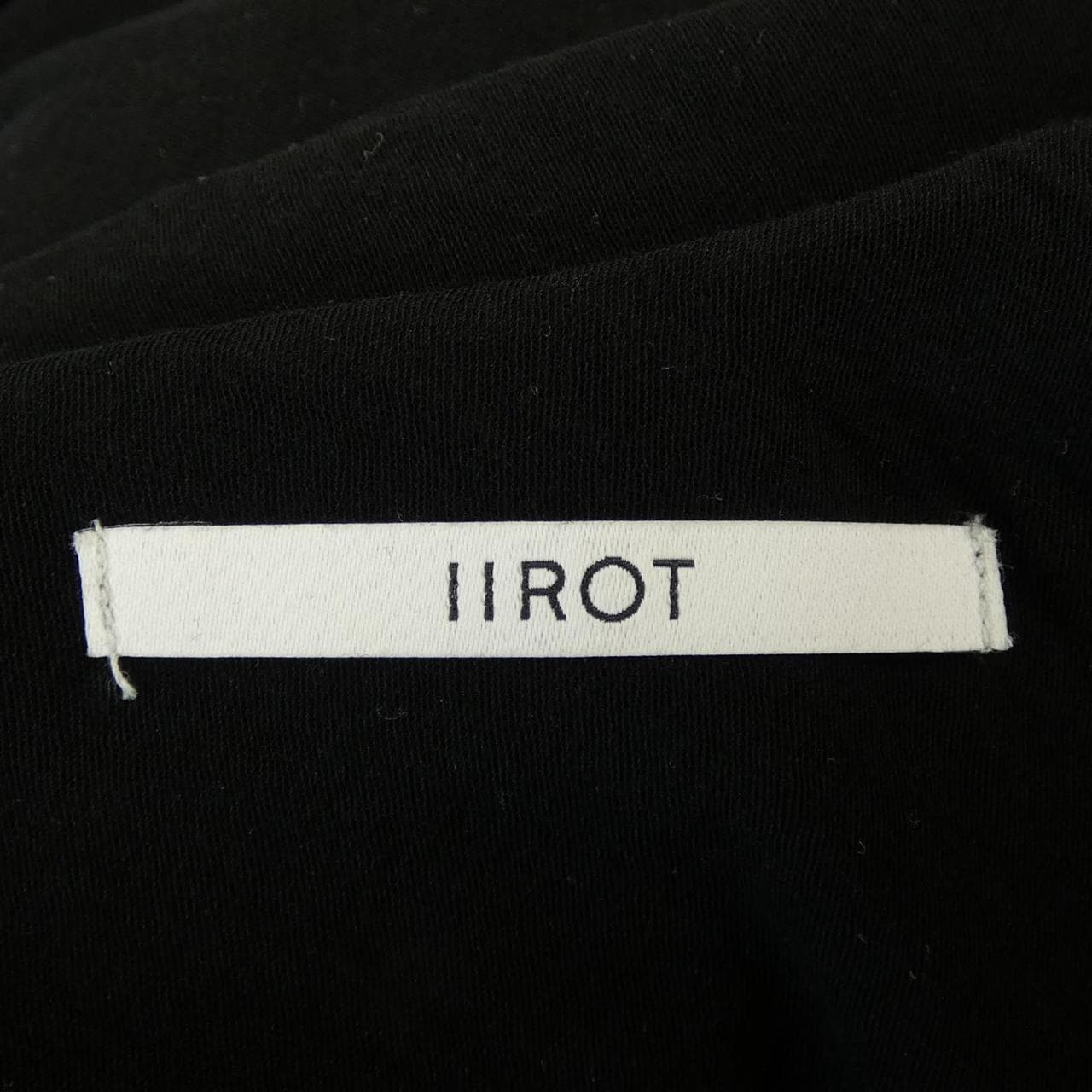 イロット IIROT 030-025-CT95 トップス