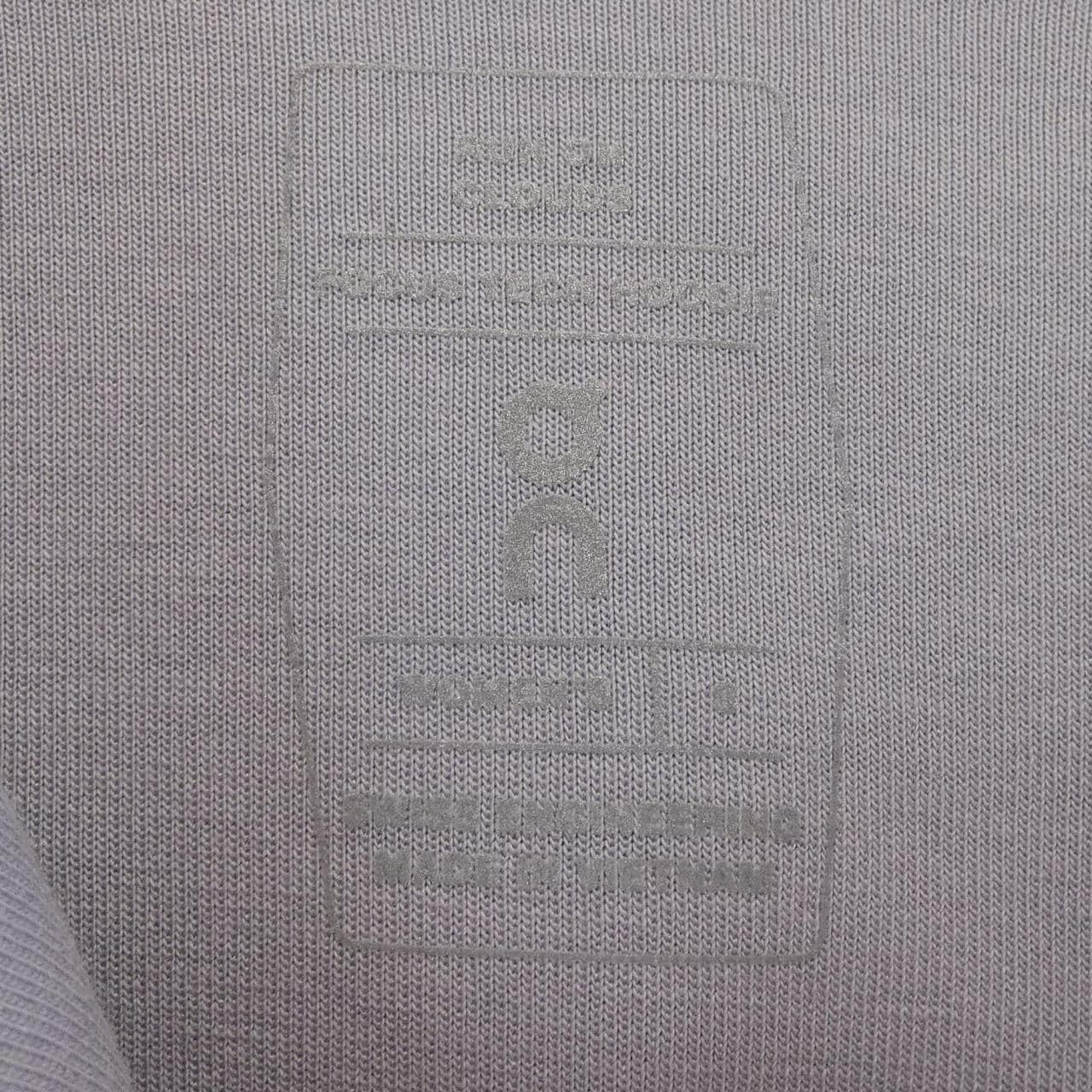 オン On パーカー