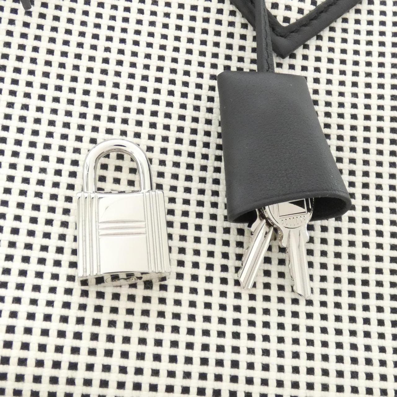 HERMES Victoria 3 Fool Tou MINI 084337CK Bag