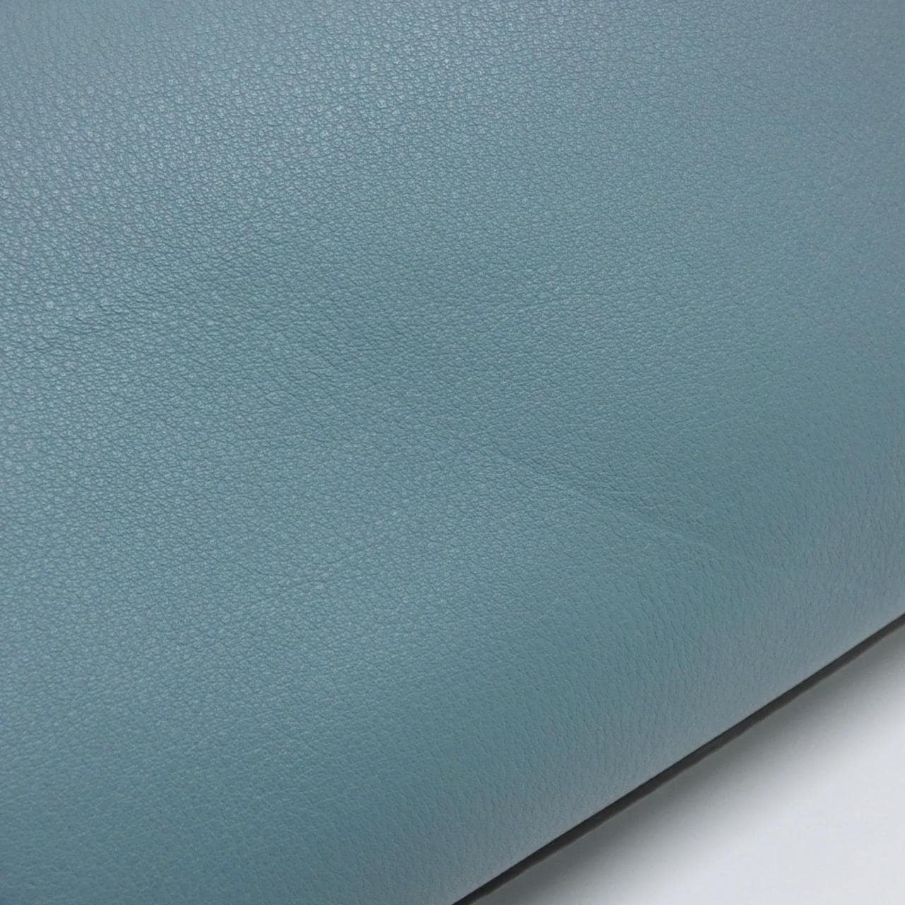 フェンディ ピーカブー エッセンシャリー 8BN302 9FJ ハンドバッグ